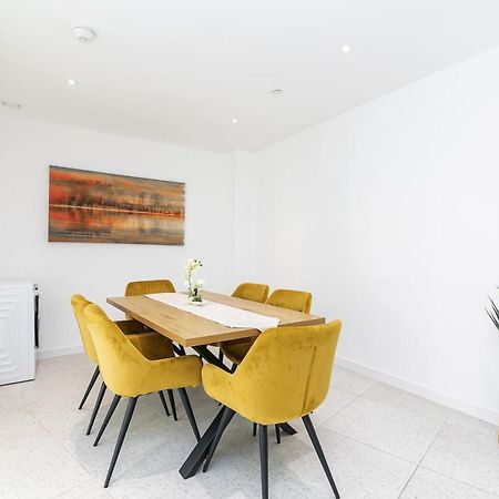 Luxury Spacious Flat With Communal Gardens And Parking London Eksteriør billede