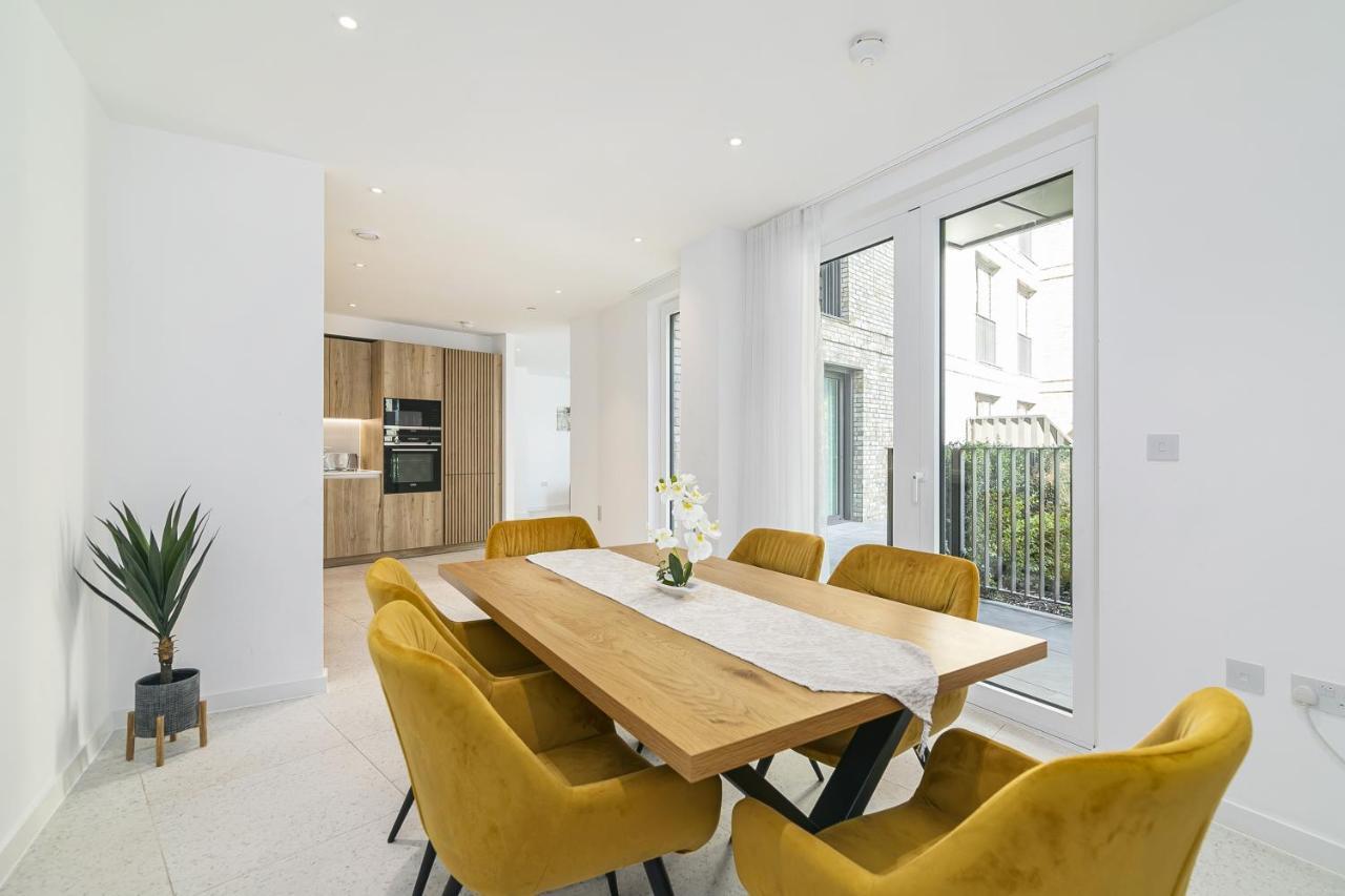 Luxury Spacious Flat With Communal Gardens And Parking London Eksteriør billede